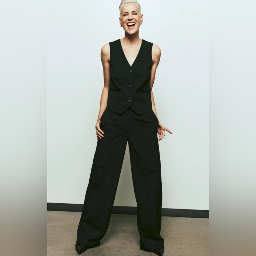 Reitmans Wide-Leg High-Rise Cargo Pants – Black, Size 6
